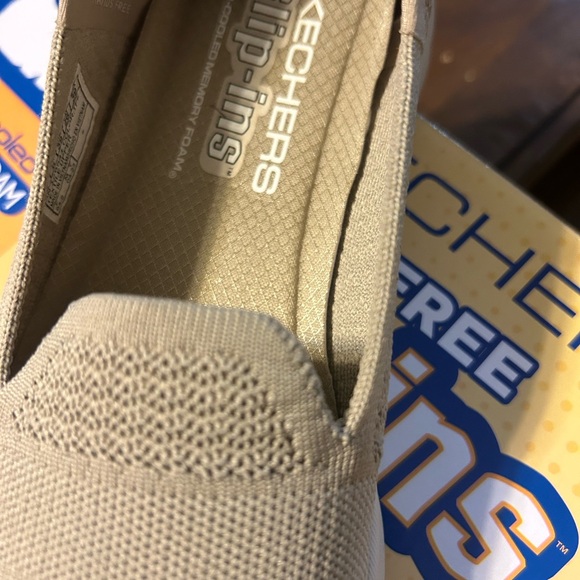 Skechers Slip on - Picture 2 of 3